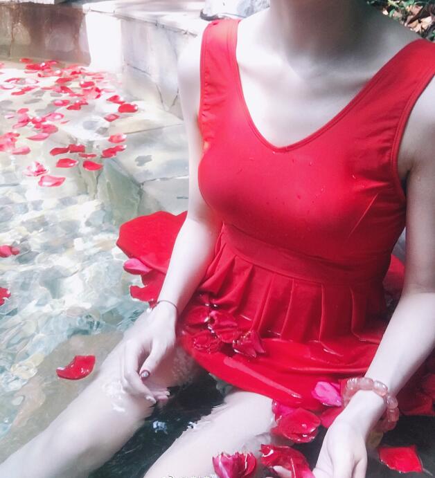 女解说鼓鼓陈洁妍性感私房泳装照 娜美寿司早期图片写真套图