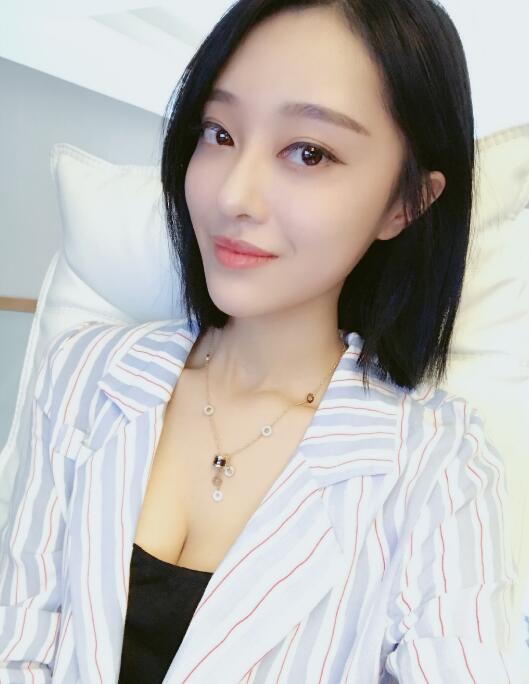 快手娜美微博生活照写真 快手美女网红娜美图片合集