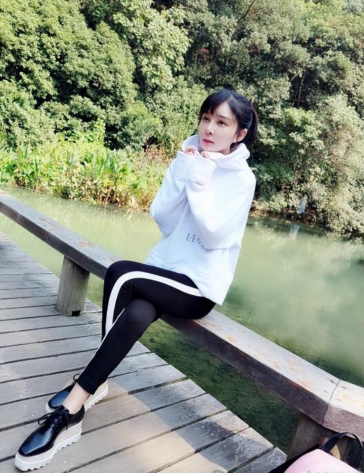 YY小蹦照片生活照 美女主播赵小笨图片