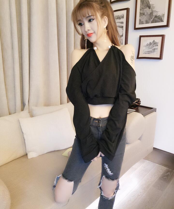 网络主播直播美女装上镜衣服装夜店露肩性感自拍照